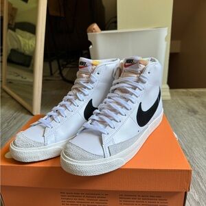 BLAZER MID ‘77